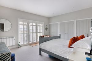 Master bedroom en-suite- click for photo gallery